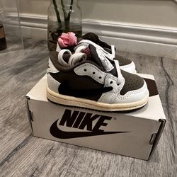 Nike Travis Scott - kid size 4C