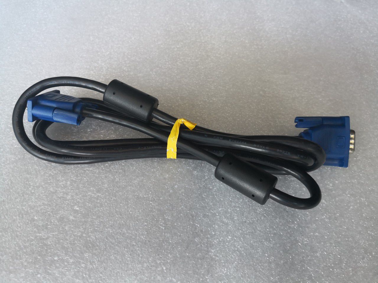VGA Video Cable for TV Computer Monitor Male to Male (Blue Connector)