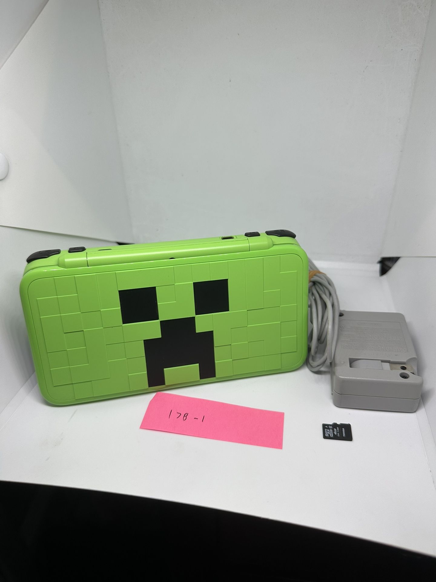Minecraft “new” nintendo 2DS LL/XL creeper w/charger & memory card (new battery)