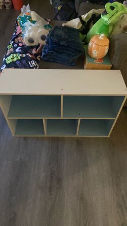 White 5 Cube Storage Shelf Unit