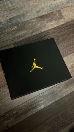 Boys Air Jordan size 4.5Y
