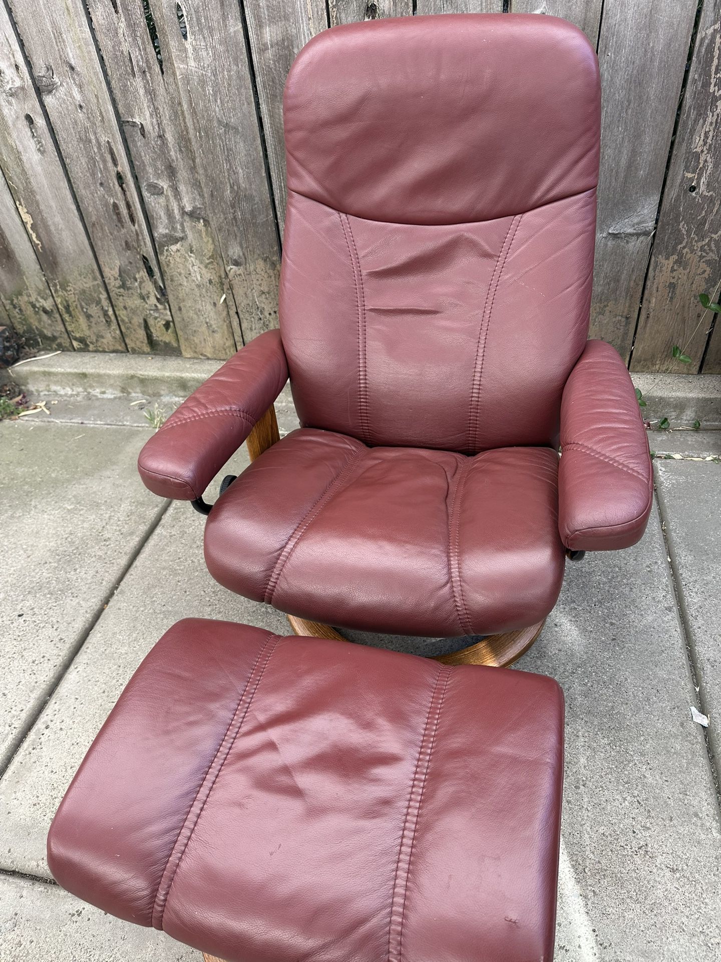 EKORNES STRESSLESS CHAIR