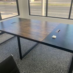 Large table $300 or best offer !!!