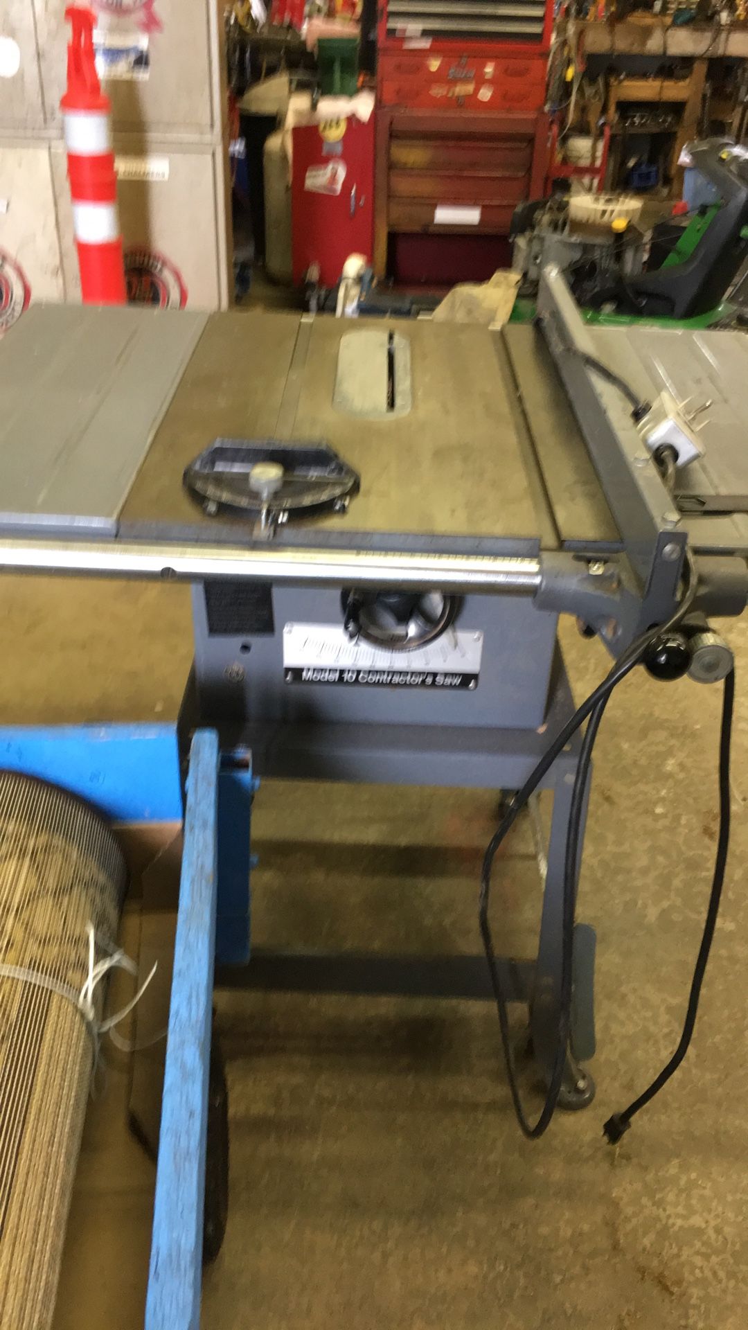 Equipment Table Saw