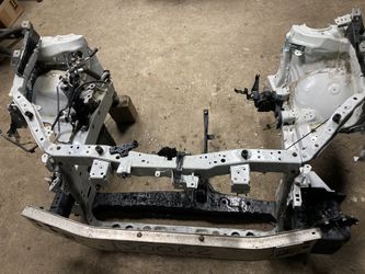 Toyota Prius V Radiator Support 2016