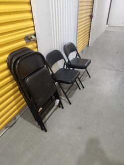 6 Foldout Chairs