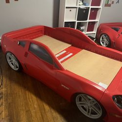 Two Twin Size Beds, Both $200 Or $125 Each 