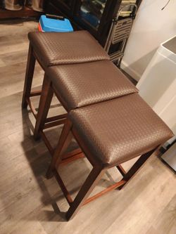 Bars stools