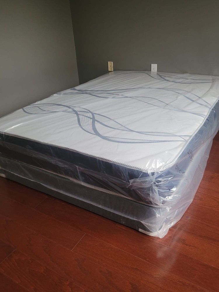 NEW QUEEN SIZE - MATTRESS AND BOX SPRING--2PCS