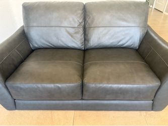 Aosta Italian Leather Loveseat- Gray- Excellent Condition