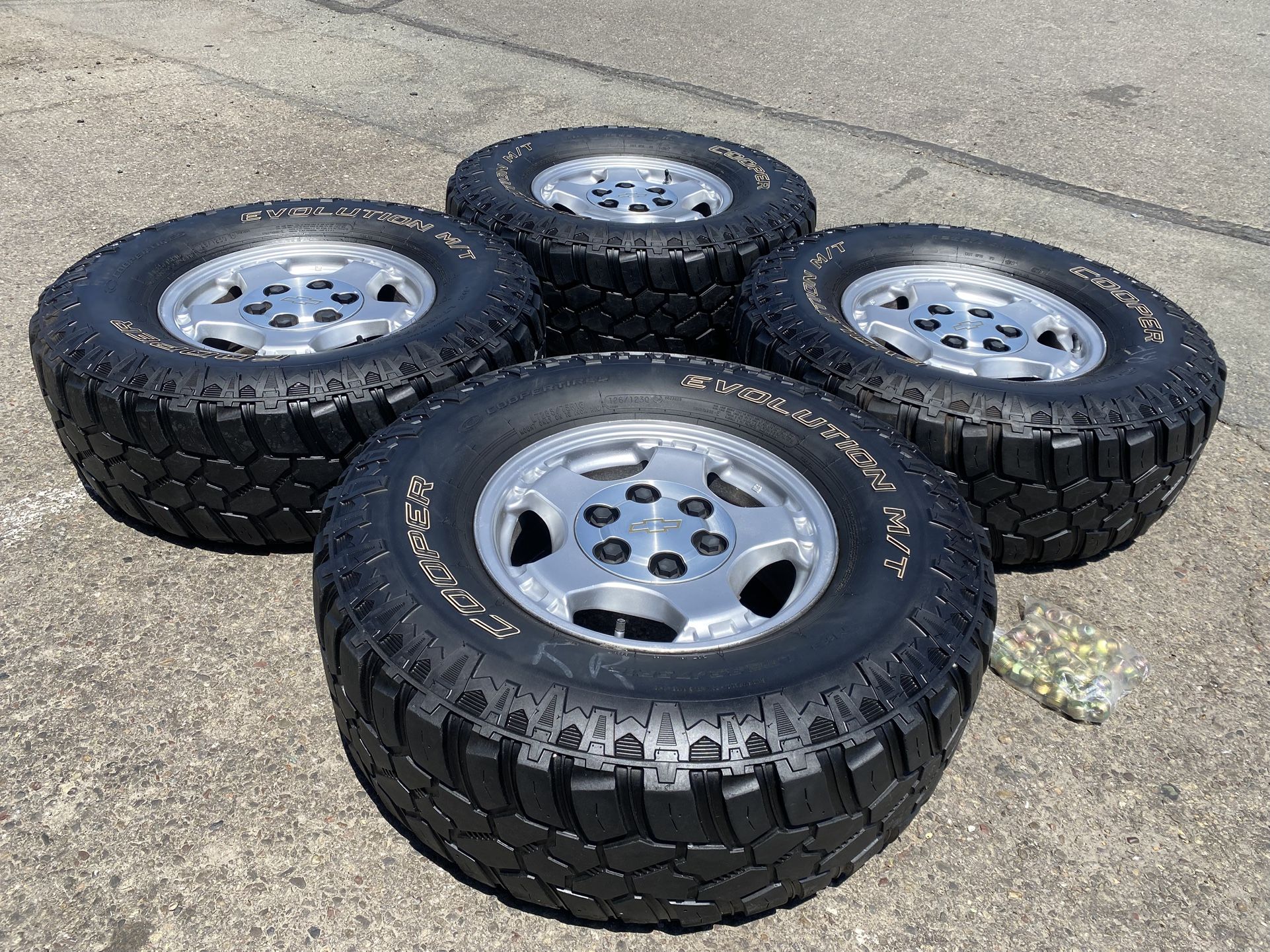 Chevy And GMC Wheels LT285/75/16” Cooper