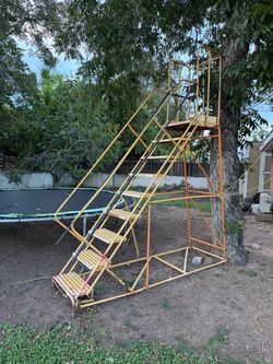 Rolling platform ladder