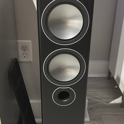 Monitor Audio  bronze 5 Speakers 