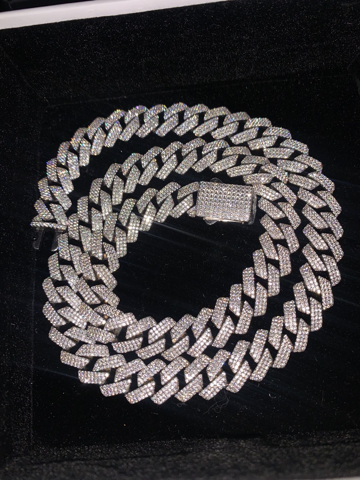 VVS Clarity Cuban Link Chain