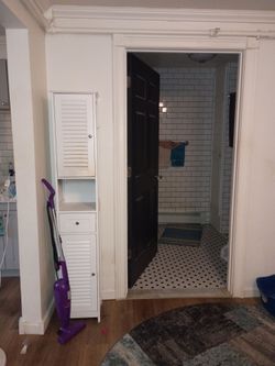 Shelving unit with doors