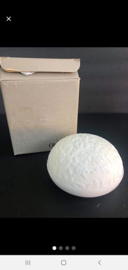 Onedia Acid Cut Back Cameo Milk Glass Powder Jar