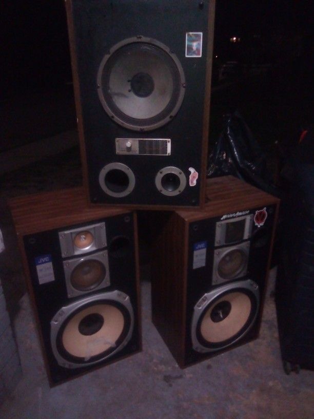 2 12 Inch Jvs House Speakers 1 12 Inch Fisher House Speaker 