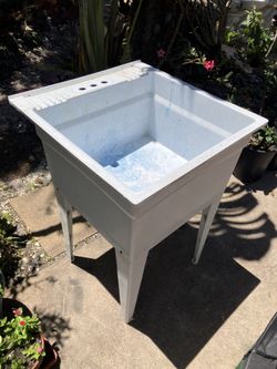 Utility /Laundry Sink: 24”W x 25”D x 32”H