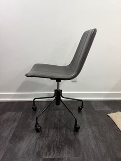 West Elm Slope Leather Office Chair – Charcoal