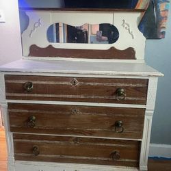 Dresser 