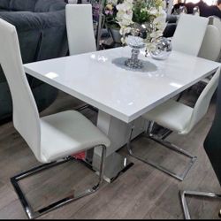 Sleek White Dining Table Set – Perfect for Modern Dining Spaces! 🛋️ Visit us at BetterHomeFurnitures.com for More Exclusive Deals!