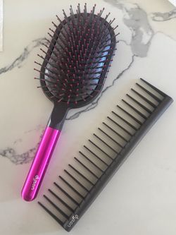 Dyson Hair Brush and Comb Set