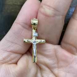 14k Cross With Jesus 