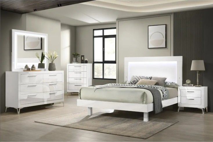 4 PC SET 1 QB+ 1 DR + 1 MR + 1 NS + NEW IN BOX (MATTRESS AND CHEST SOLD SEPARATELY)