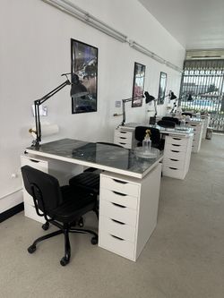 Nail Tech