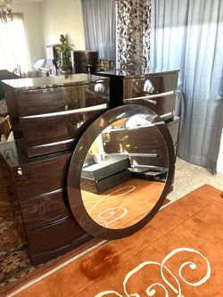Wooden 6 Drawers Dresser And Mirror((59”L,18” D,,32” H ))   And 2 Nightstands ((24”L,16”D,16.5”H)$