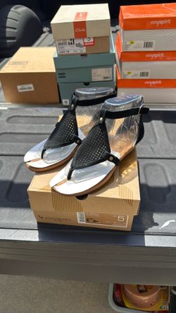 UGG women’s sandals