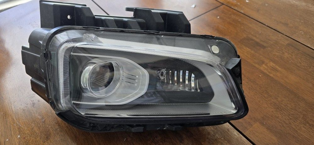 2018-2021 Hyundai Kona LED Right Passenger Headlight 92102J9120 OEM