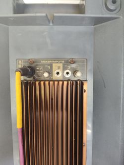 Peavey PR15P powered speakers