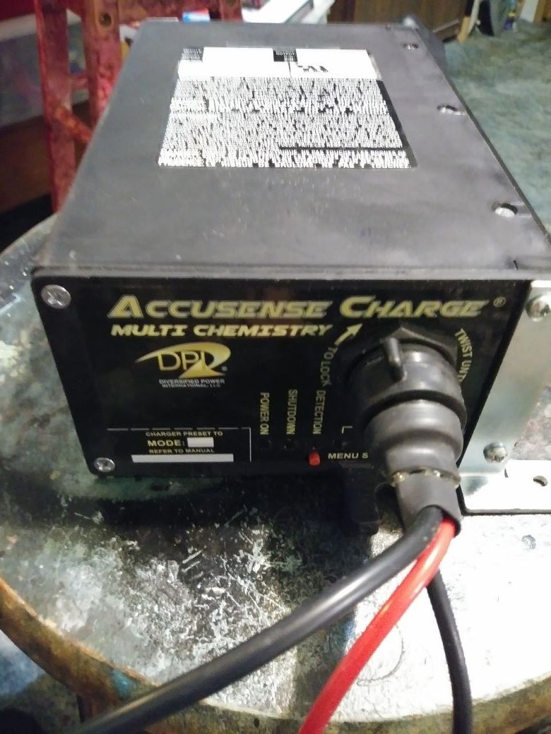 ACCUSENSE Multi Chemistry Battery Charger