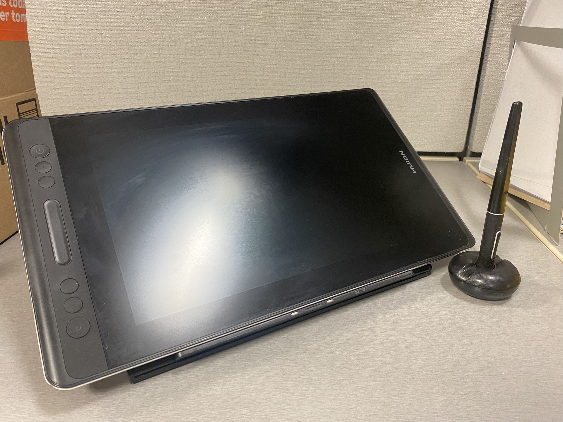 Huion Kamvas 13 Pro Drawing Tablet (NEEDS NEW CABLE)