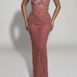 Gorgeous brand new prom dress
