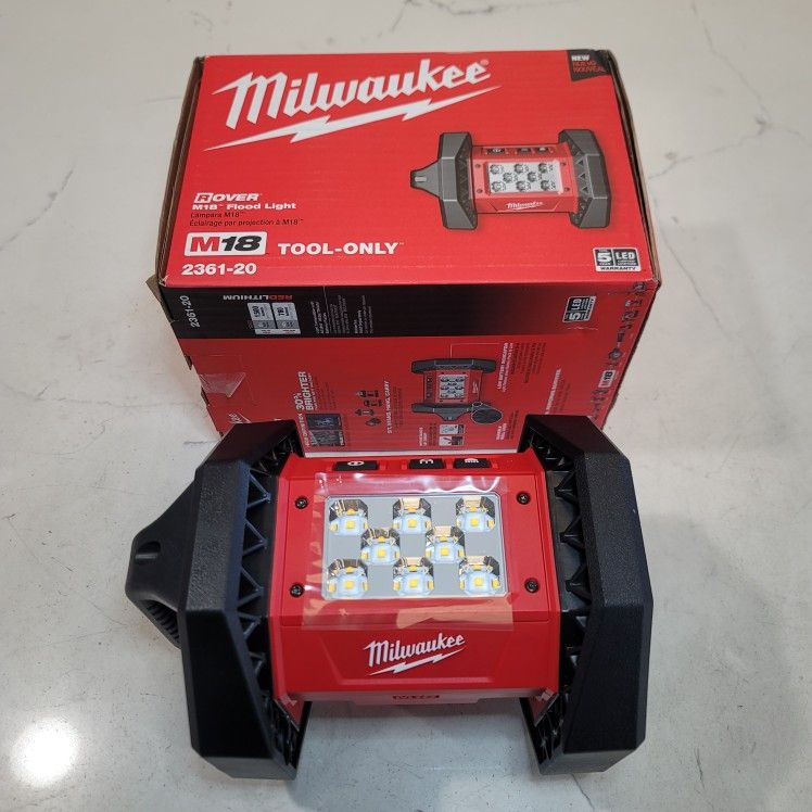 Milwaukee
M18 ROVER 18-Volt Lithium-Ion Cordless 1500 Lumens LED Flood Light (Tool-Only)