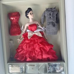 FASHION ROYALTY DECEPTIVELY YOURS  KYORI SATO DRESSED DOLL GIFT SET NRFB