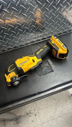 Dewalt DCS354 20v Cordless Atomic Oscillating Multitool