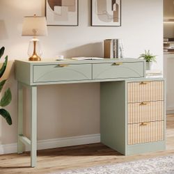 Computer desk