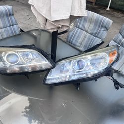 Chevy Malibu 2014 LTZ Front Headlights 