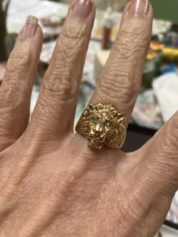 Solid 14 carat lion head