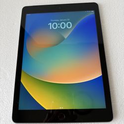 iPad 5th gen 32 gb unlocked GSM+WIFI Perfect Condition 