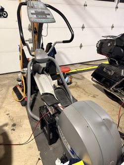 PRECOR EFX 5.23 ELLIPTICAL W/STATIONARY ARMS