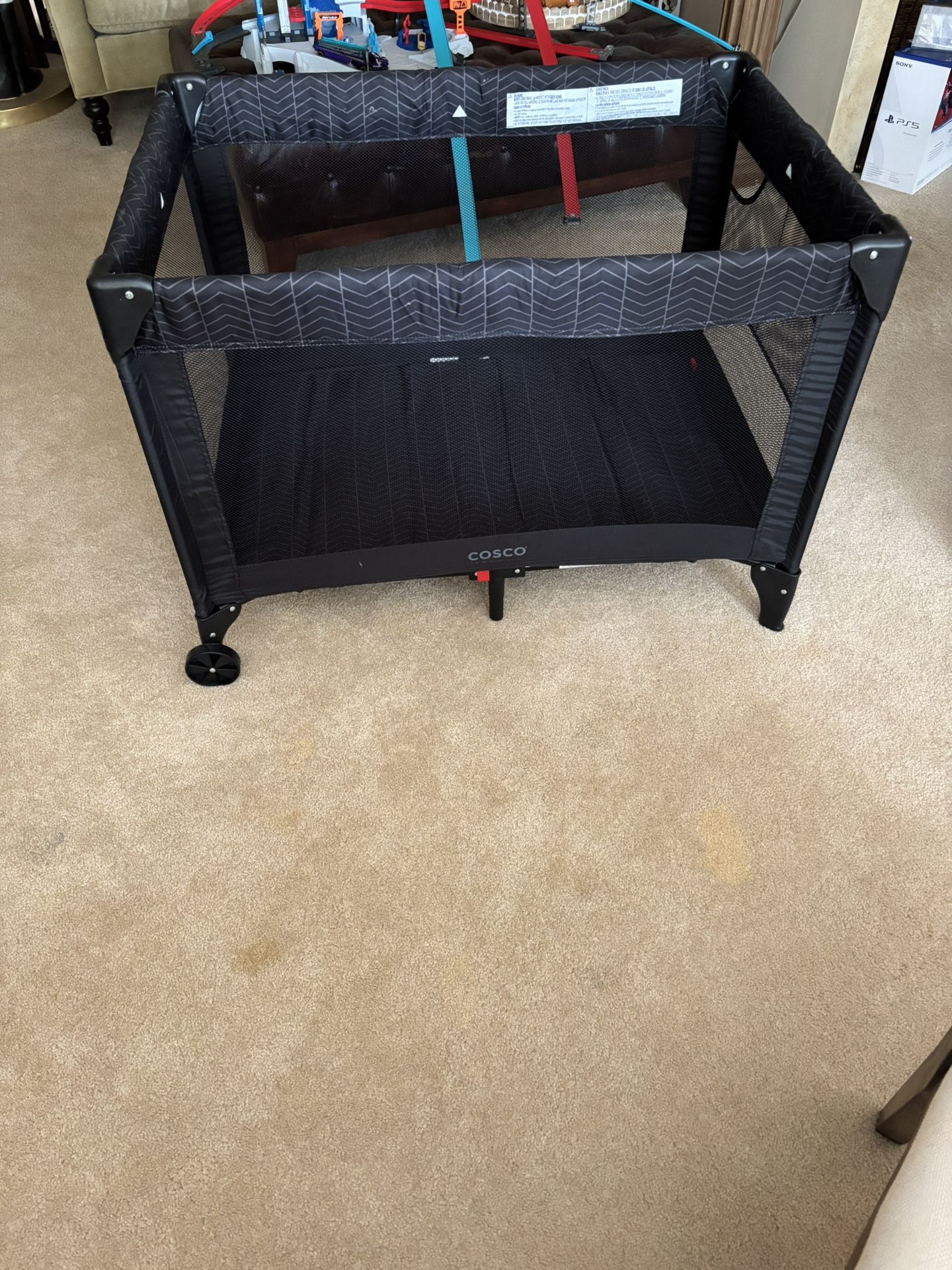 Portable playpen