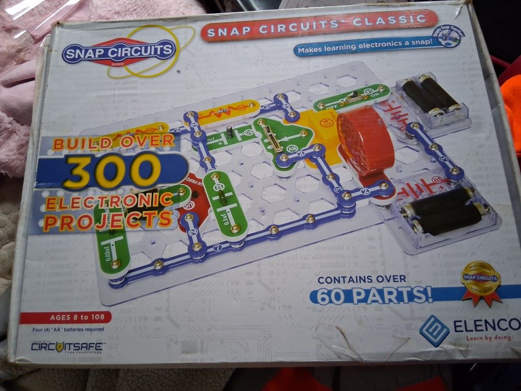 Snap Circuits Classic 300 Piece