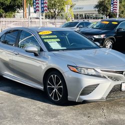 💥2019 TOYOTA CHULADA BEAUTY SE CAMRY 💥$1999 ENGANCHE.CCA💥$1999 DOWN.OAC 🔥 