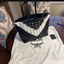 MCM bag authentic brand new never use  With tag 1000 dollars   Loui Vuitton murakami