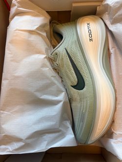 Nike Vomero plus size 11