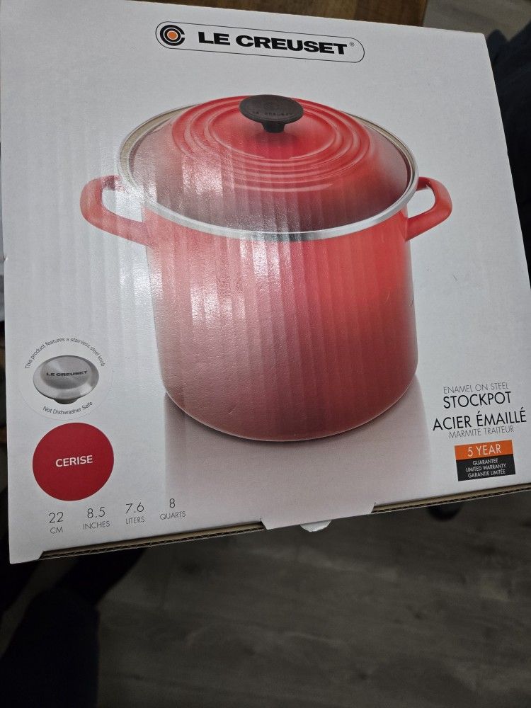 NEW Le Creuset 8 Quart Stockpot